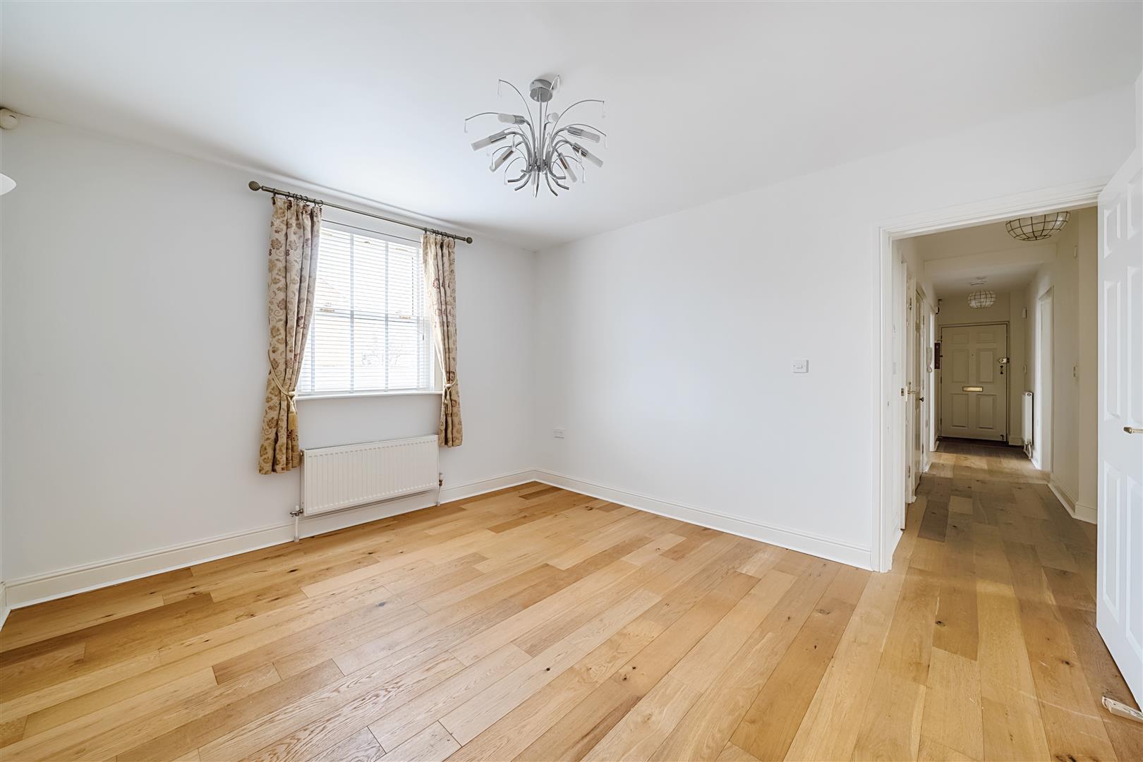 Property Image 04a063c7-65b7-4f2d-9e3b-893924afd8ef