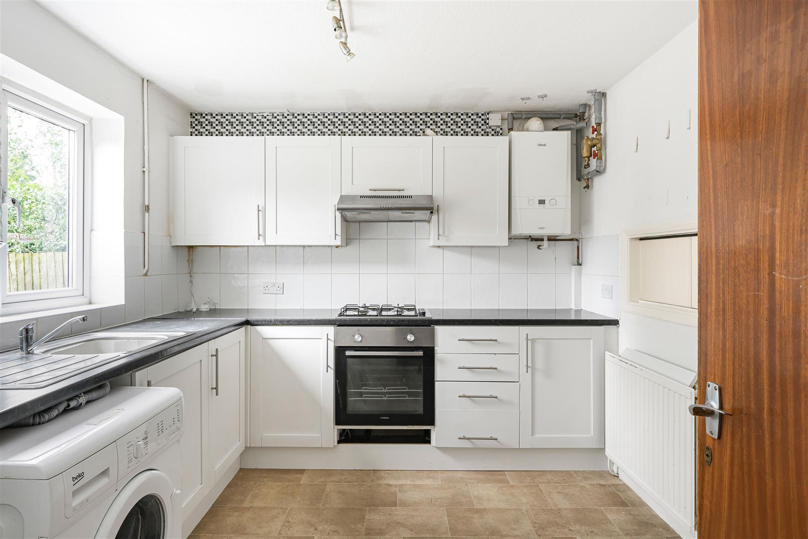 Property Image 04a9b8d2-14e6-4b58-8c14-09e9326fca8b