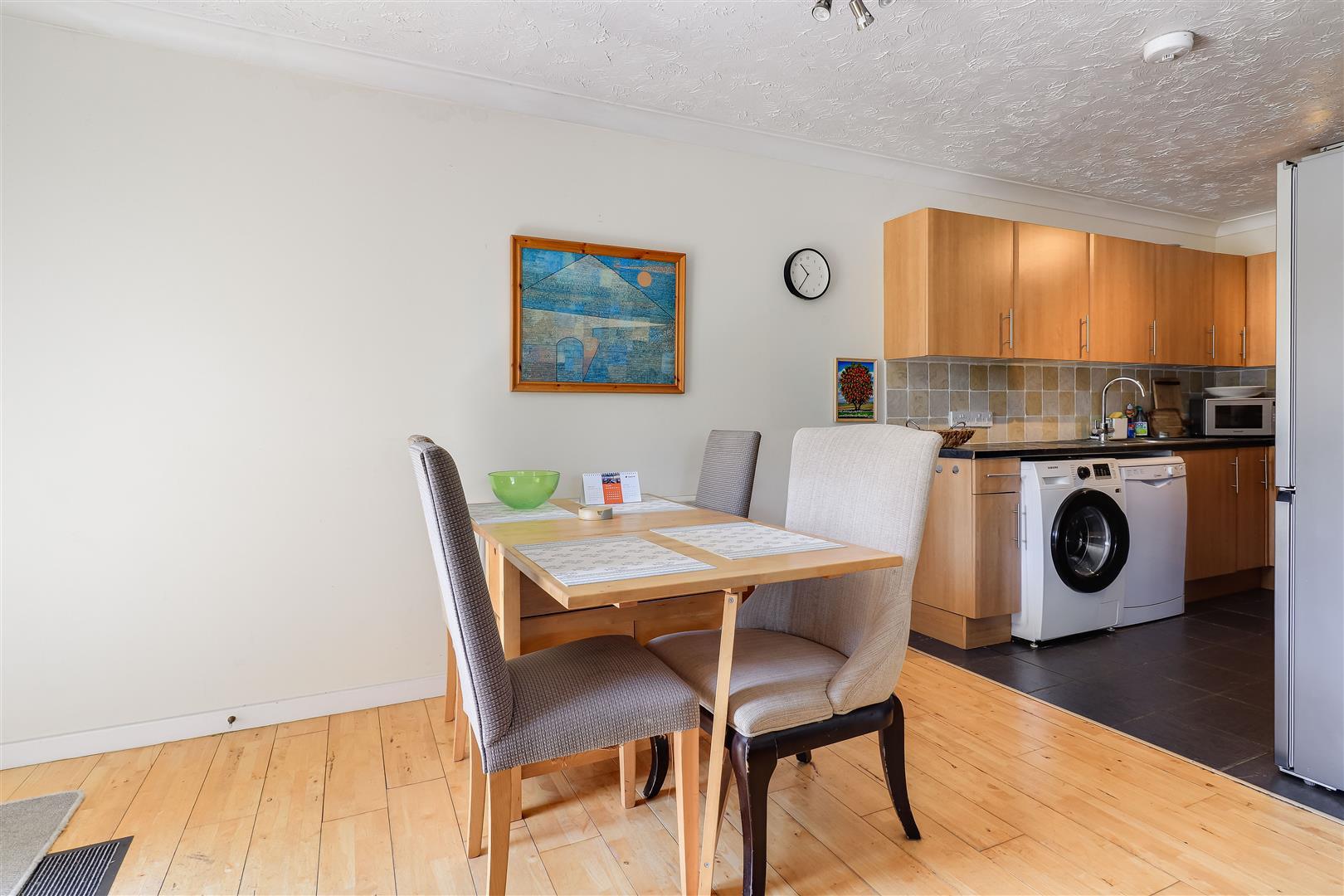 Property Image 04b3f609-3241-4330-8eea-79601854bf7c