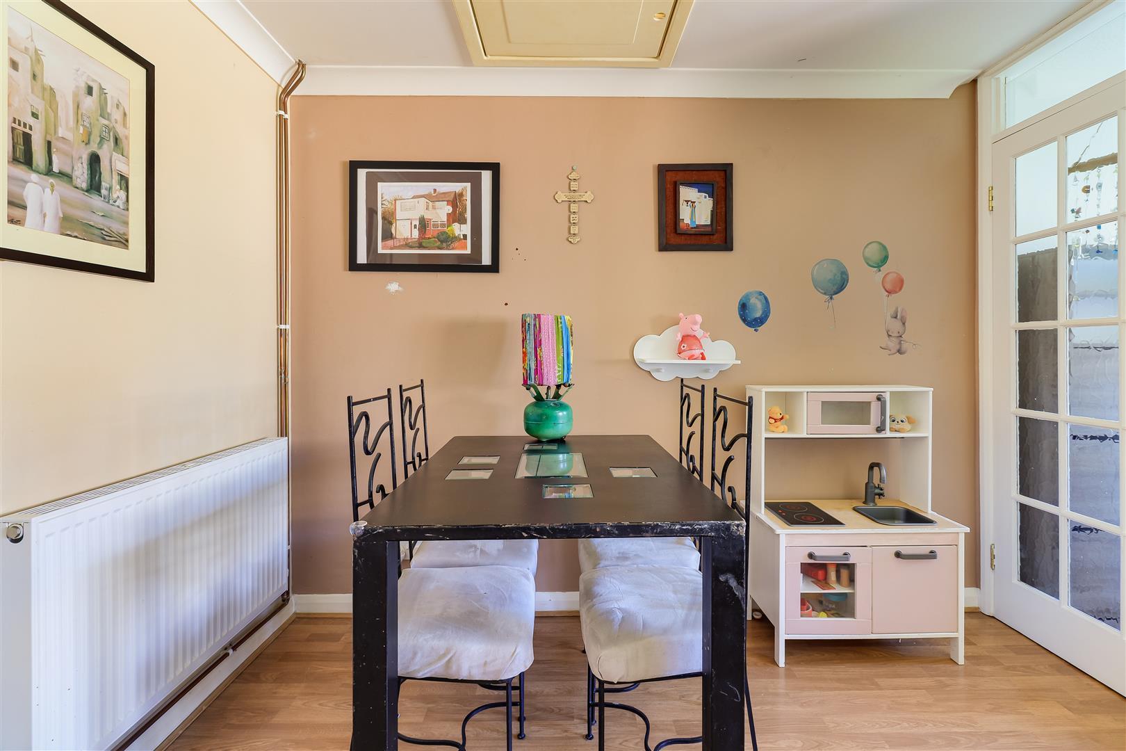 Property Image 04ba6c8a-74fa-43e2-9567-56f4c19ea3bb