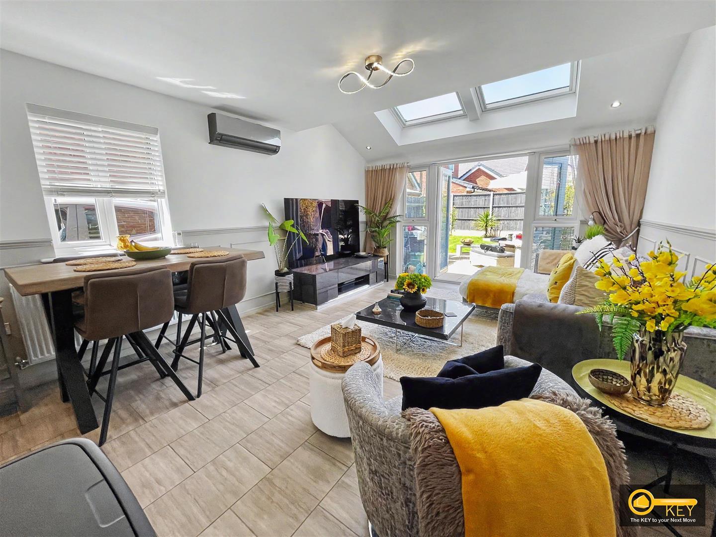 Property Image 04c0d512-ed2c-469e-a1fb-8b8a018e11a4