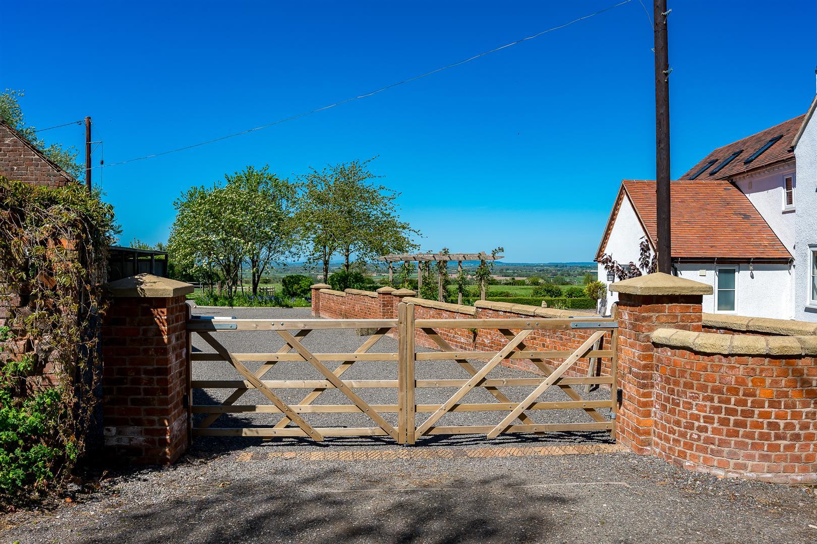 Property Image 04d13a89-9a5c-44f5-a84c-71dfd4787750