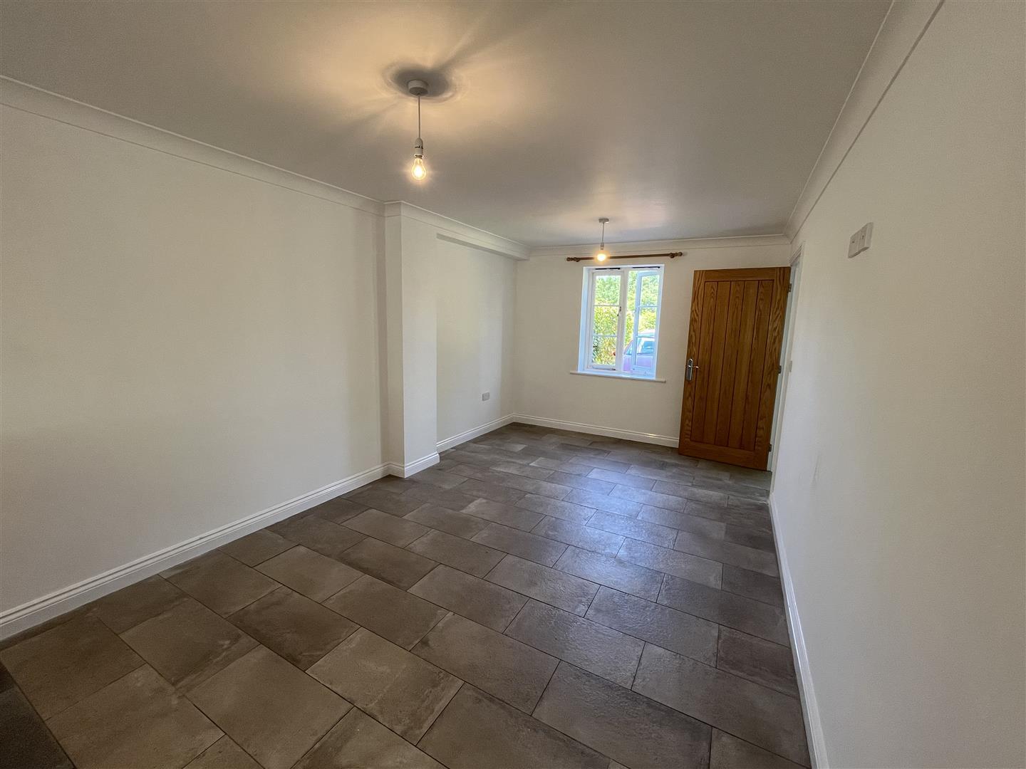 Property Image 04d61a4c-327e-402b-b70e-0c7ab19a8978