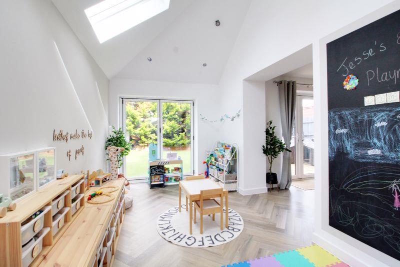 Property Image 04d800fe-5c06-4d64-b540-f5c45be9840f
