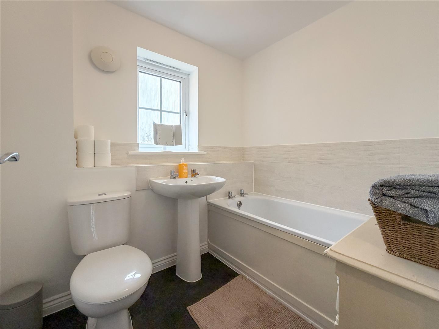 Property Image 04d97070-96c3-4690-b3d6-82351f7201ac
