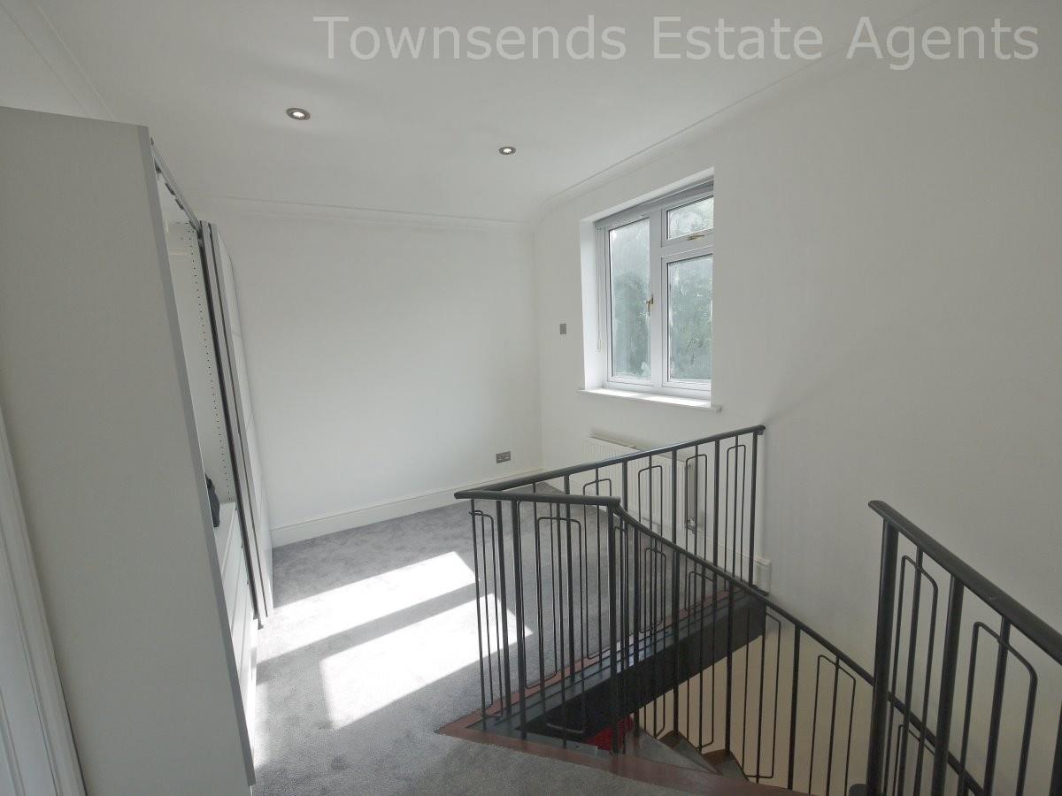Property Image 04d9ac45-1fd0-4829-8973-1d1caa369433