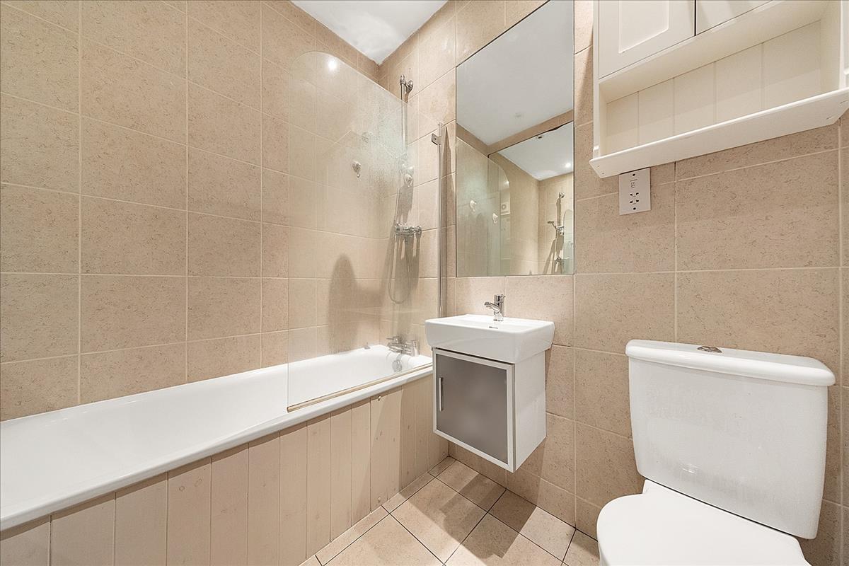 Property Image 04e07466-491c-4b95-9d25-3b496a9efc4f