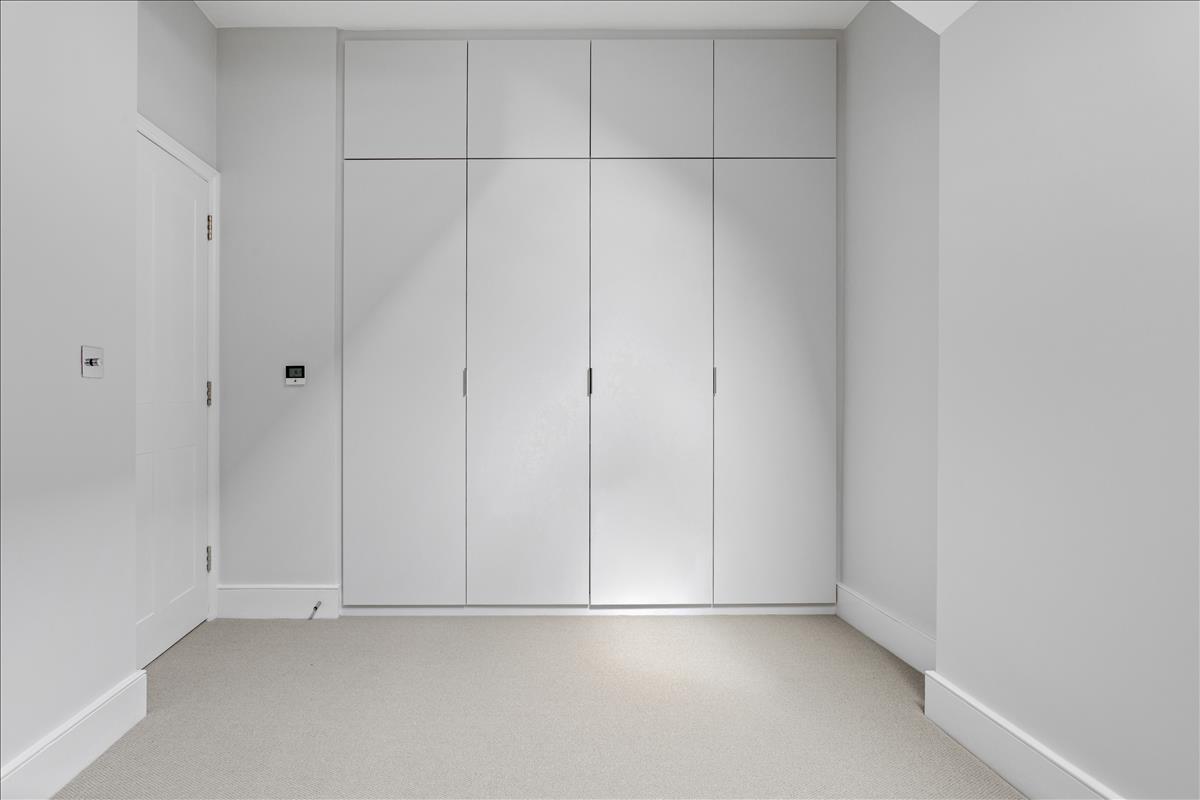 Property Image 04e09110-cf11-4b33-a0dd-3ce22a06f7d7