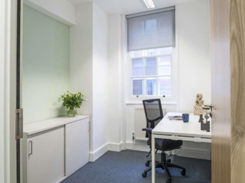 Property Image 04e41d24-d724-4016-8370-4ef5af6a67cb