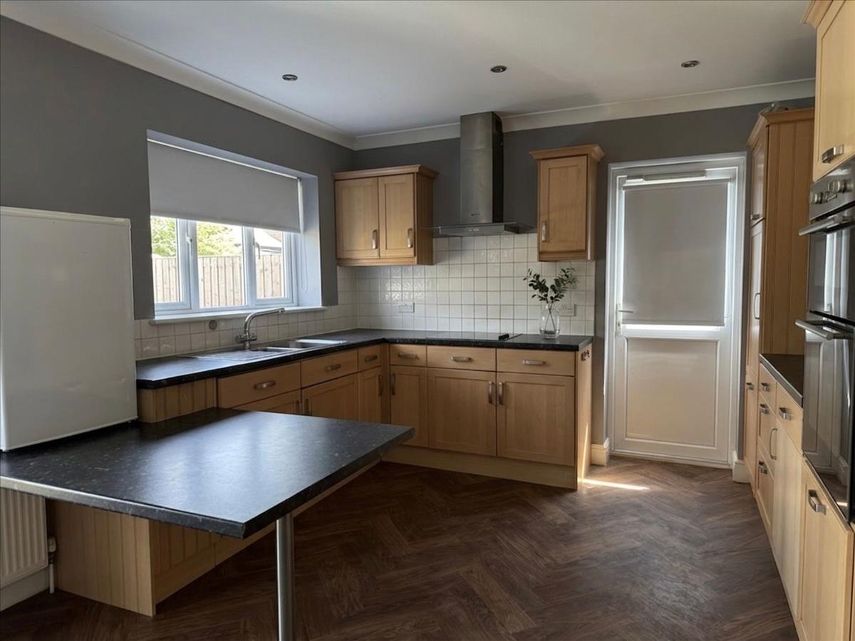 Property Image 04e70652-ca4d-46cf-947c-92e195c67f9e