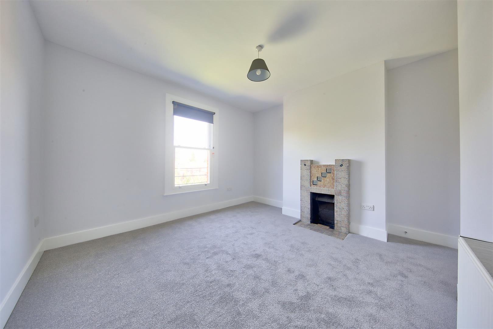 Property Image 04f5fecb-433f-42bf-aa86-0e206510e110