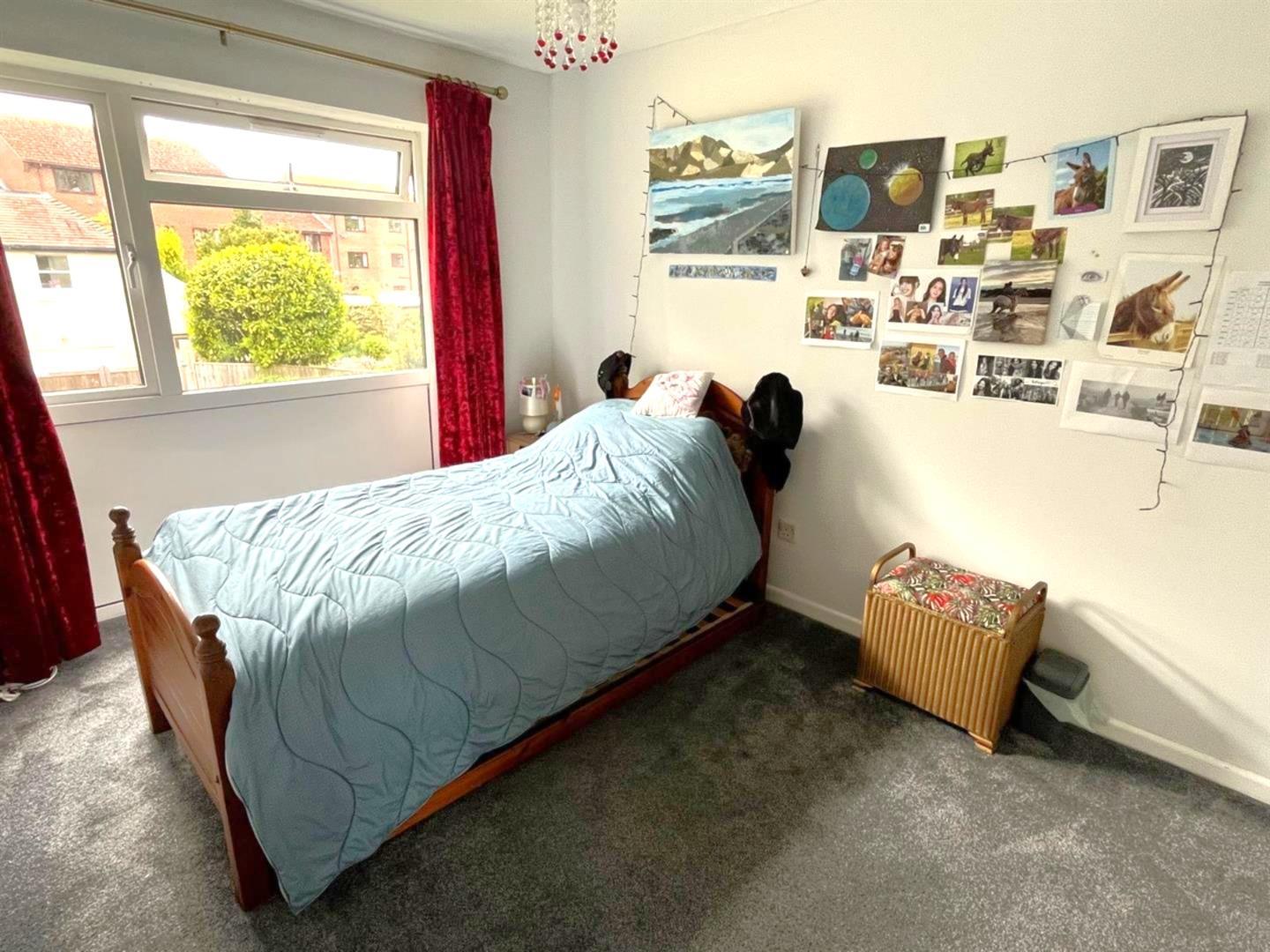 Property Image 04f6cb33-d8a3-4d18-932f-86542a9455ed