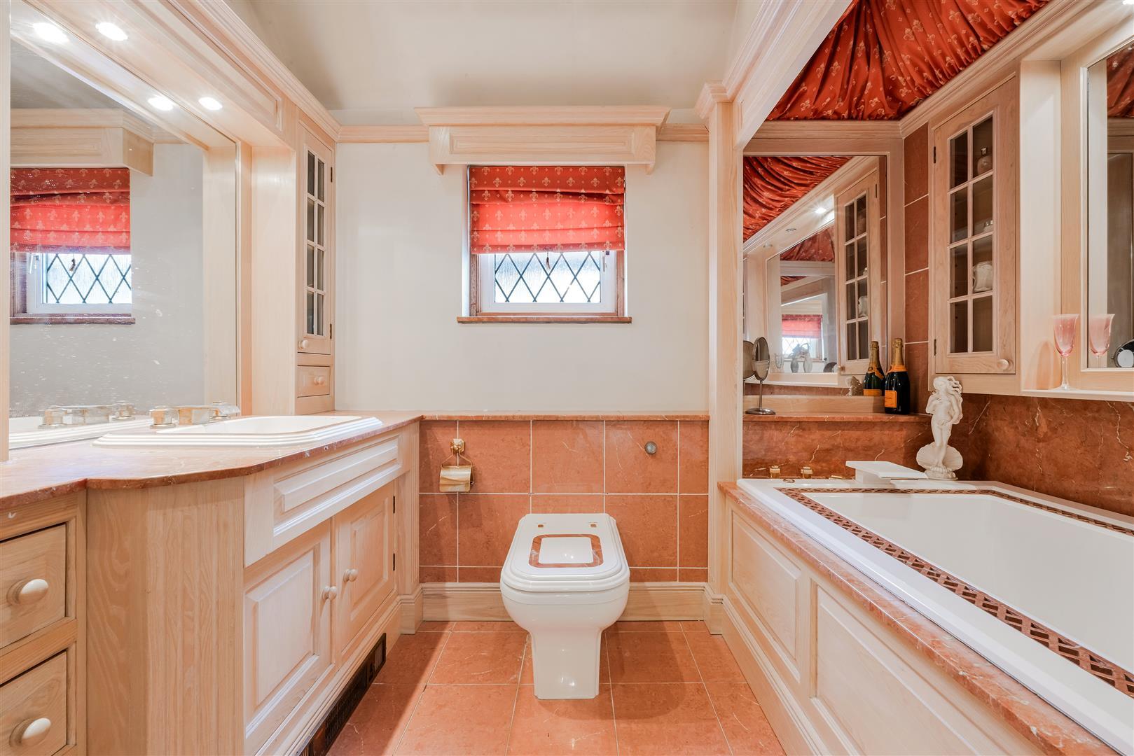 Property Image 050b1e48-b5aa-4594-b053-870c2d697300