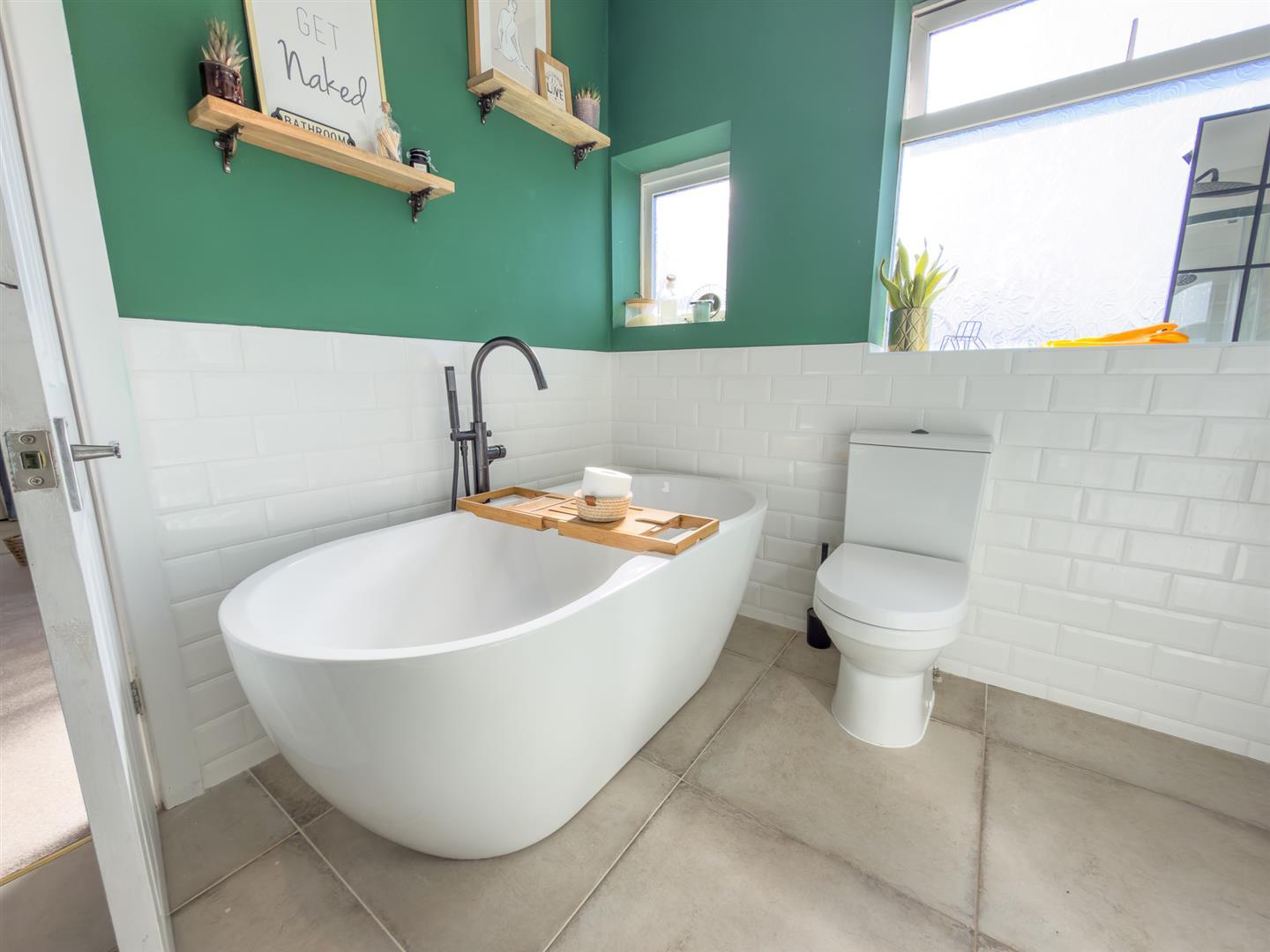 Property Image 051cb87f-e515-43ba-a883-417acaeaef5f