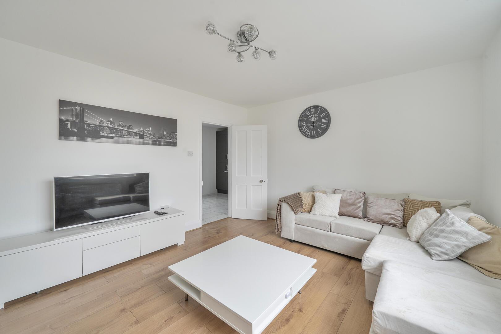 Property Image 052351e0-bd36-4cab-b050-9e2ec559655d