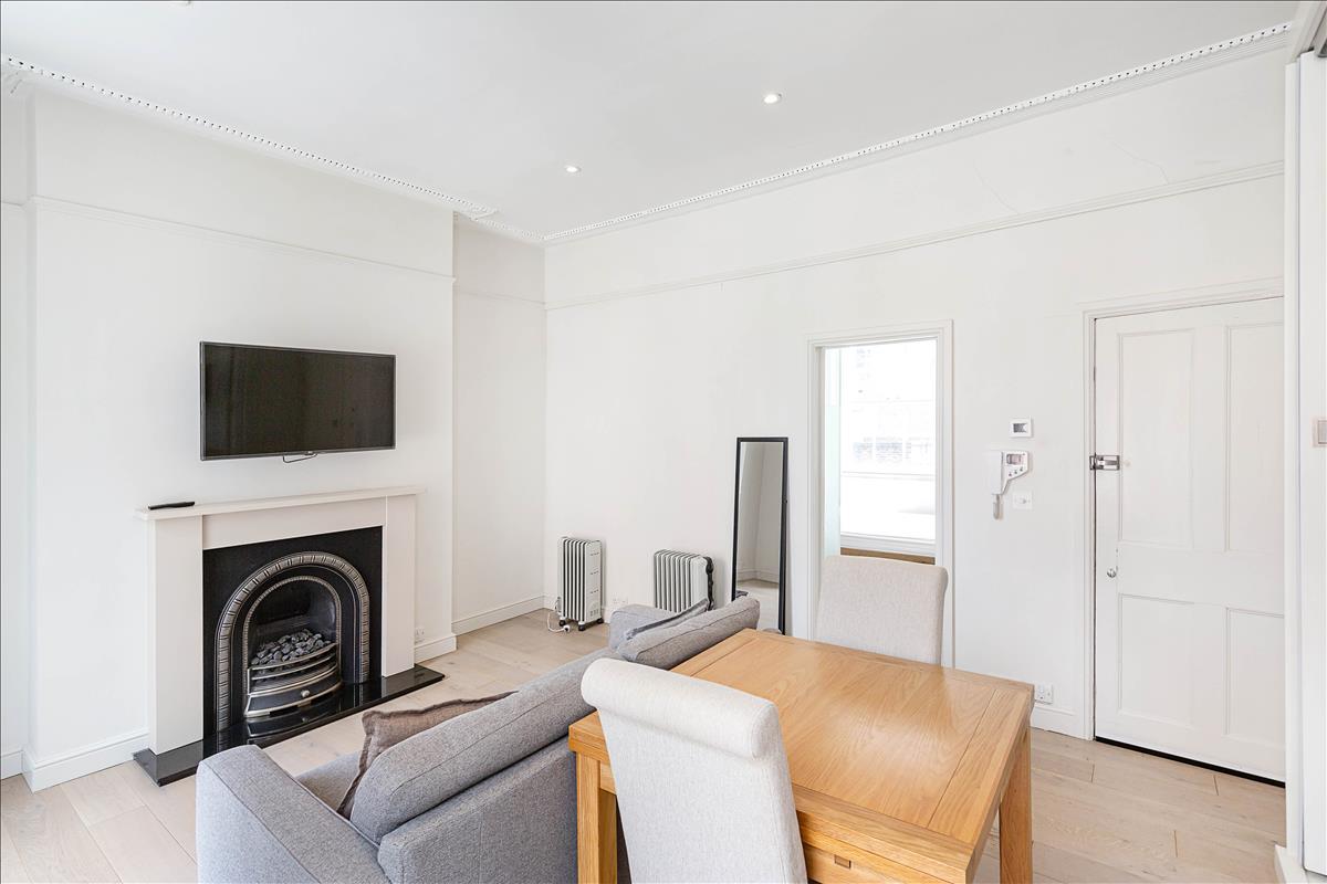 Property Image 054436f4-72a1-4f8b-a114-86a832743d7a