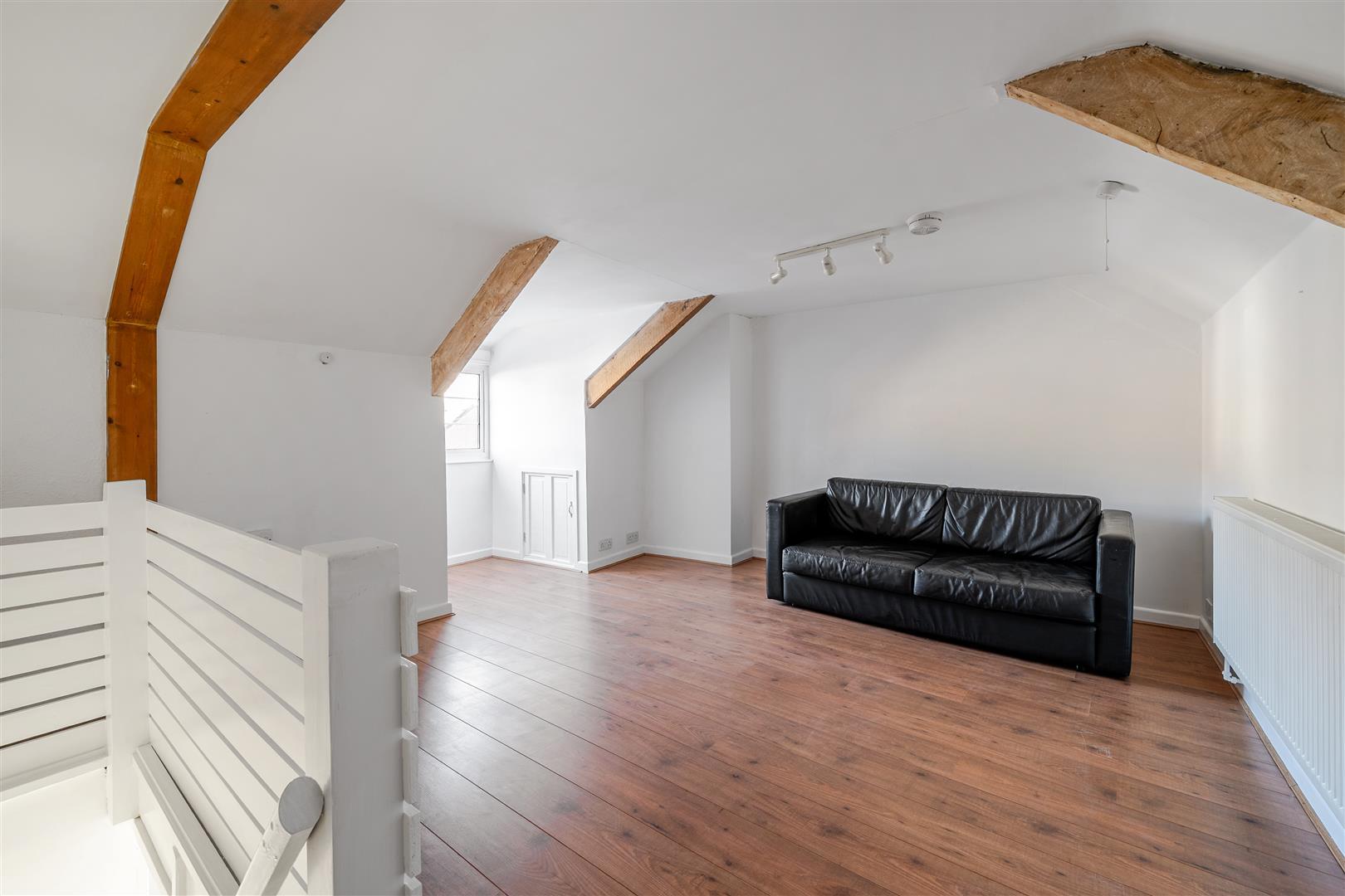 Property Image 055a69c3-7e59-4f77-8761-9d66feeb592b