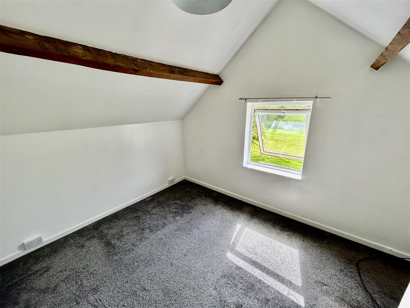 Property Image 058b99ef-4676-46a9-bb3b-3a40250c07bc