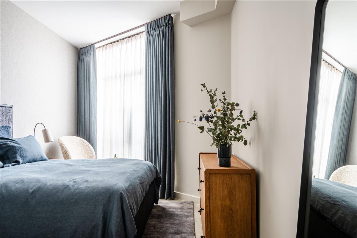 Newly refurbished two bedroom high end apartment for let in the exchange building Spitalfields E1