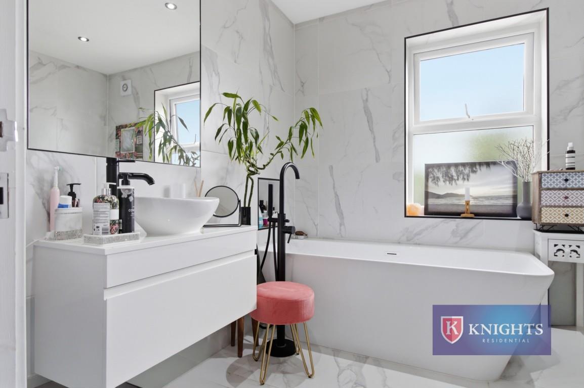 Property Image 05da3976-f09c-4be2-8c3c-6b87f67d56fd