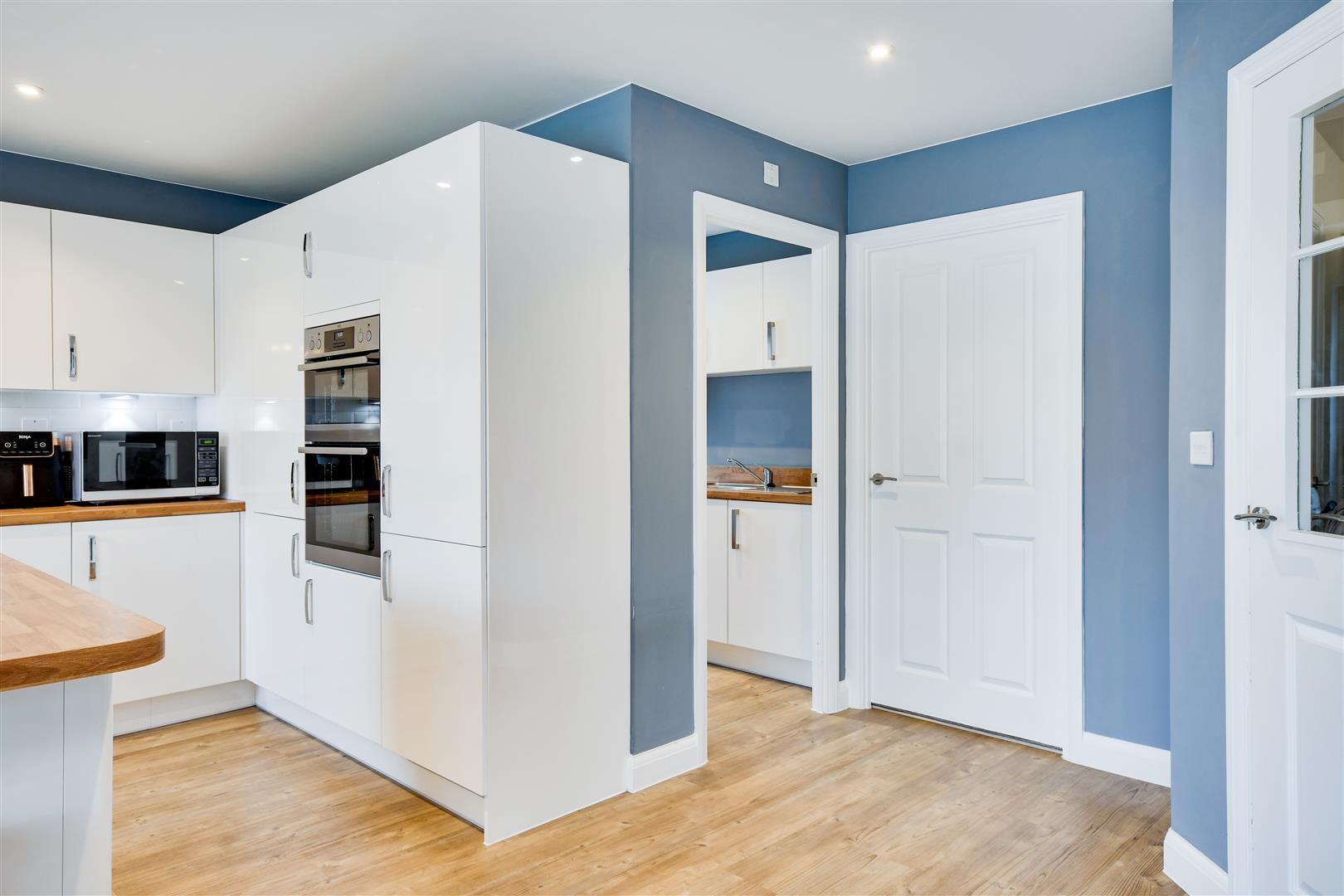Property Image 05e186b8-f0c7-452f-92b7-4346316ae768