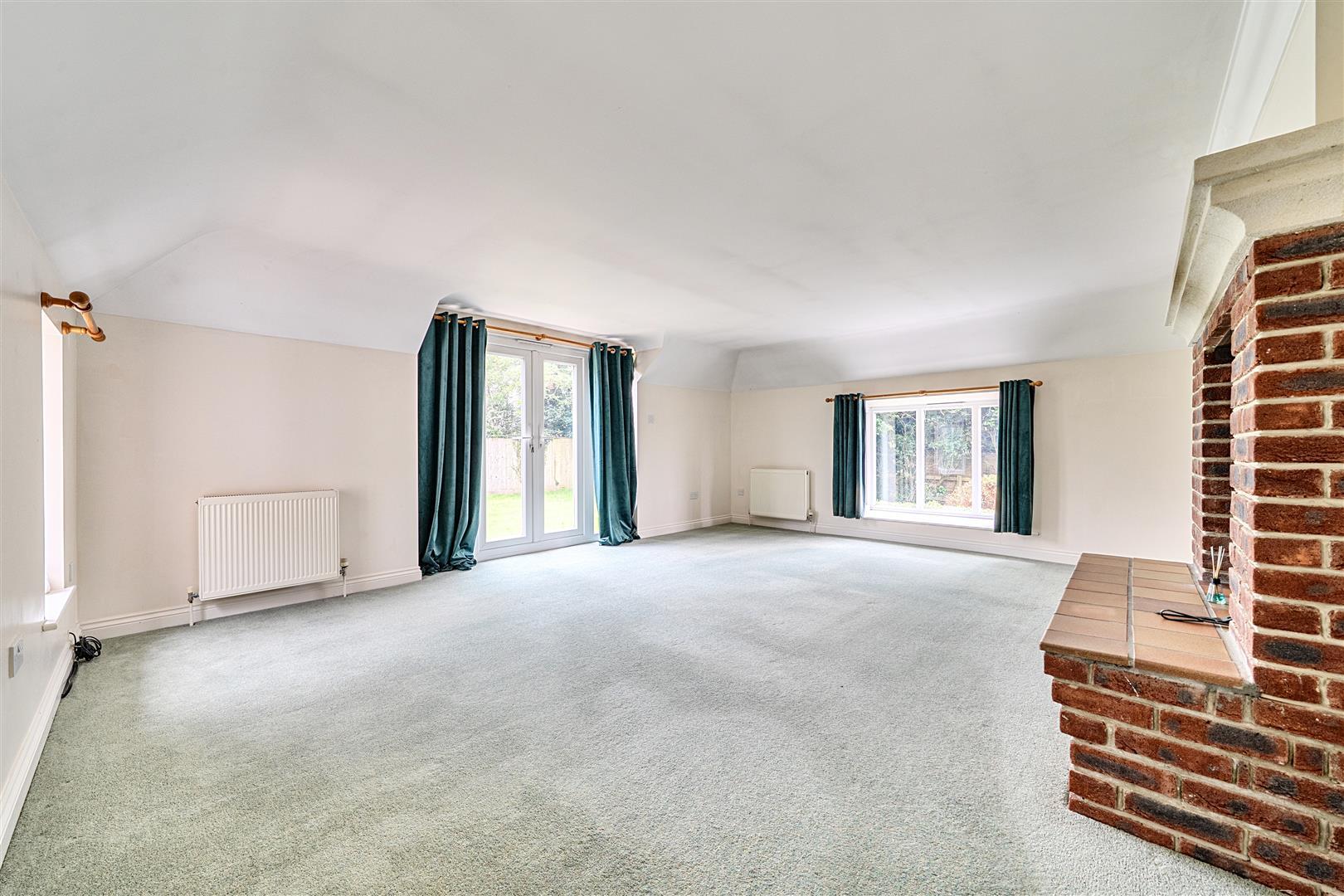 Property Image 05f0656b-7c2c-43ff-95d7-b32cdd2045ae