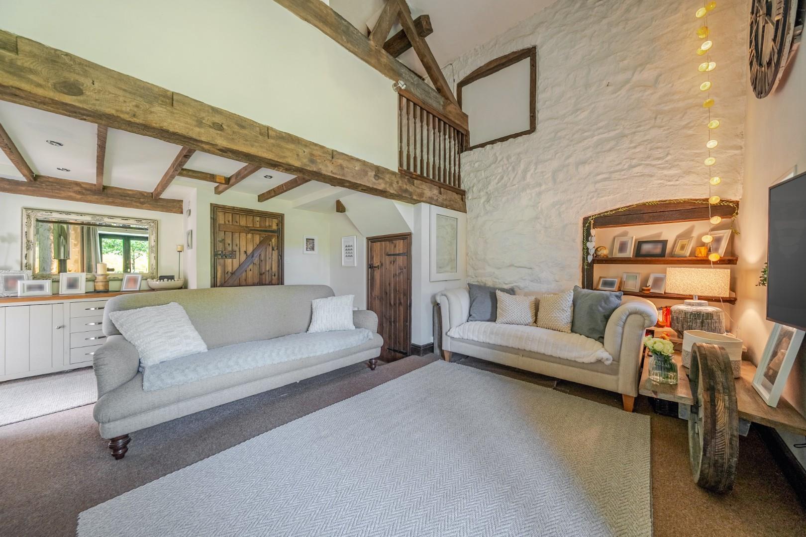 Property Image 05f4d9d2-b3ea-4c5c-a3d2-4cdb24b5d50d
