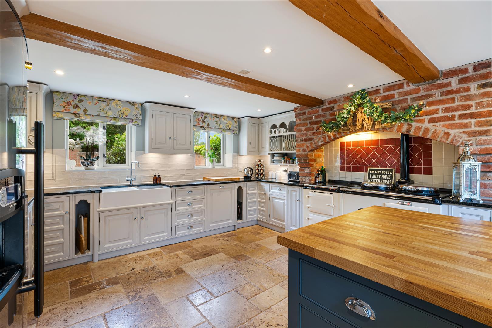 Property Image 0639292b-cf65-4736-96ed-4c2f3873e503