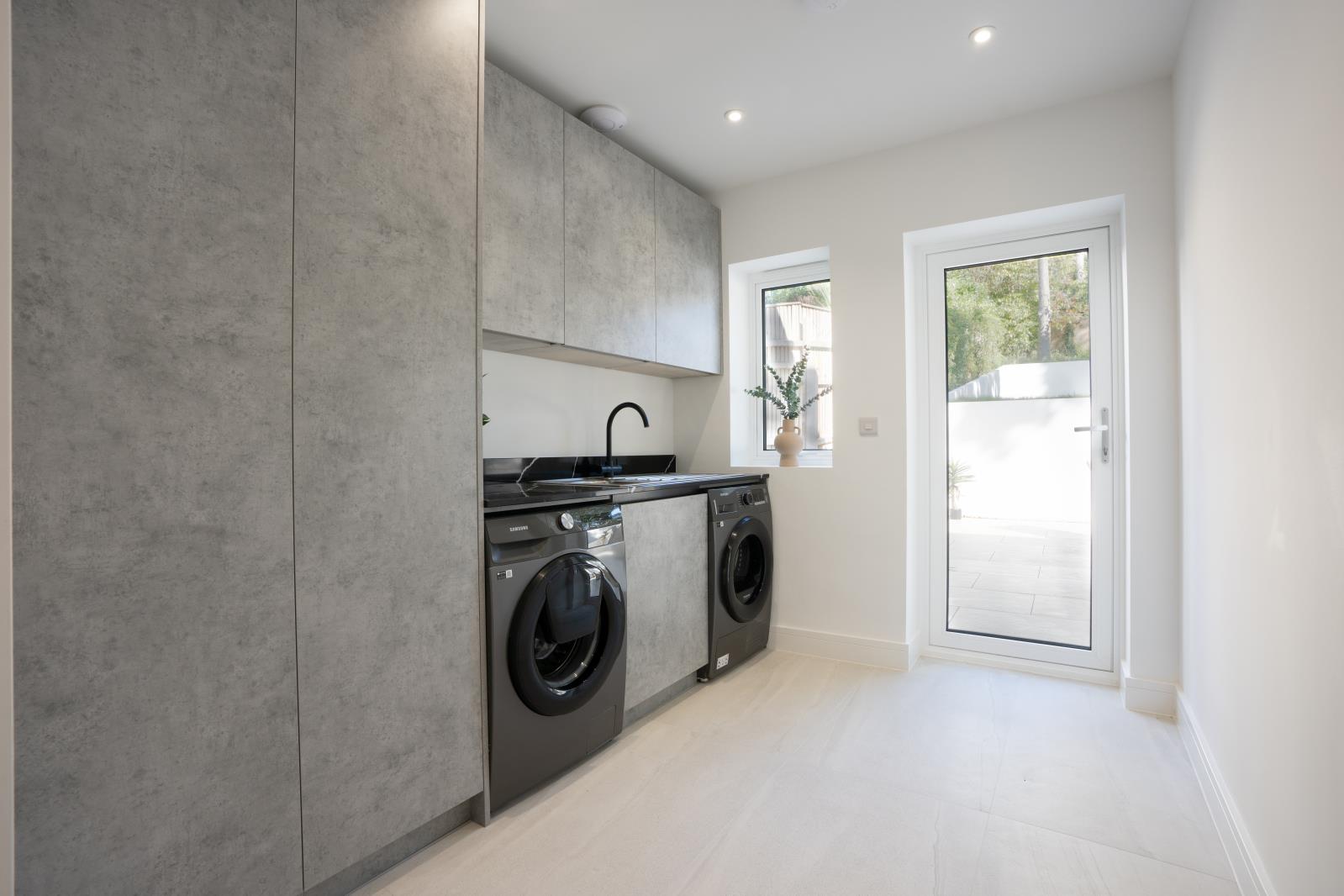 Property Image 063957c9-997e-446d-8800-9ce019f4187b
