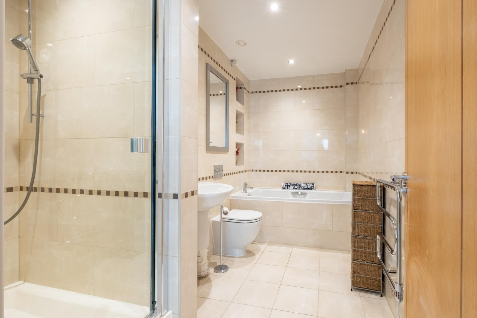 Property Image 06482976-685f-4ba6-ba9f-48d3381d4865