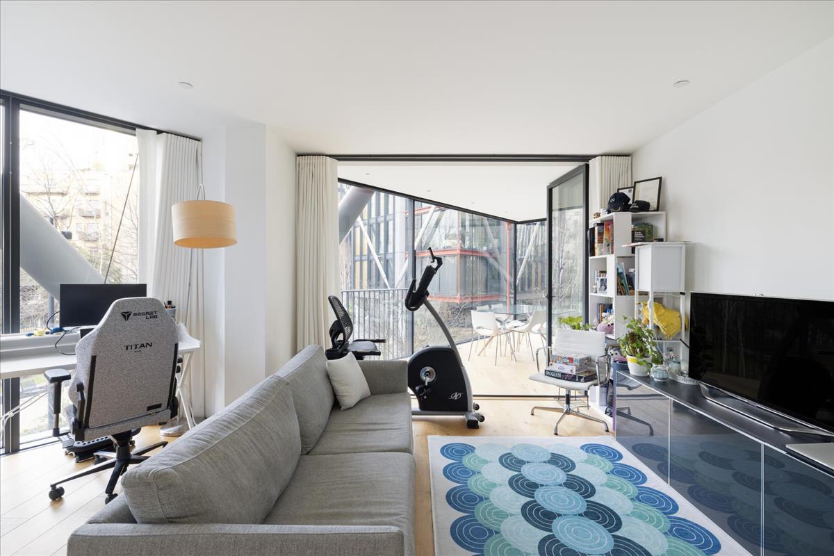 Property Image 064b8776-e3ae-44aa-b5f0-bb4620318d27