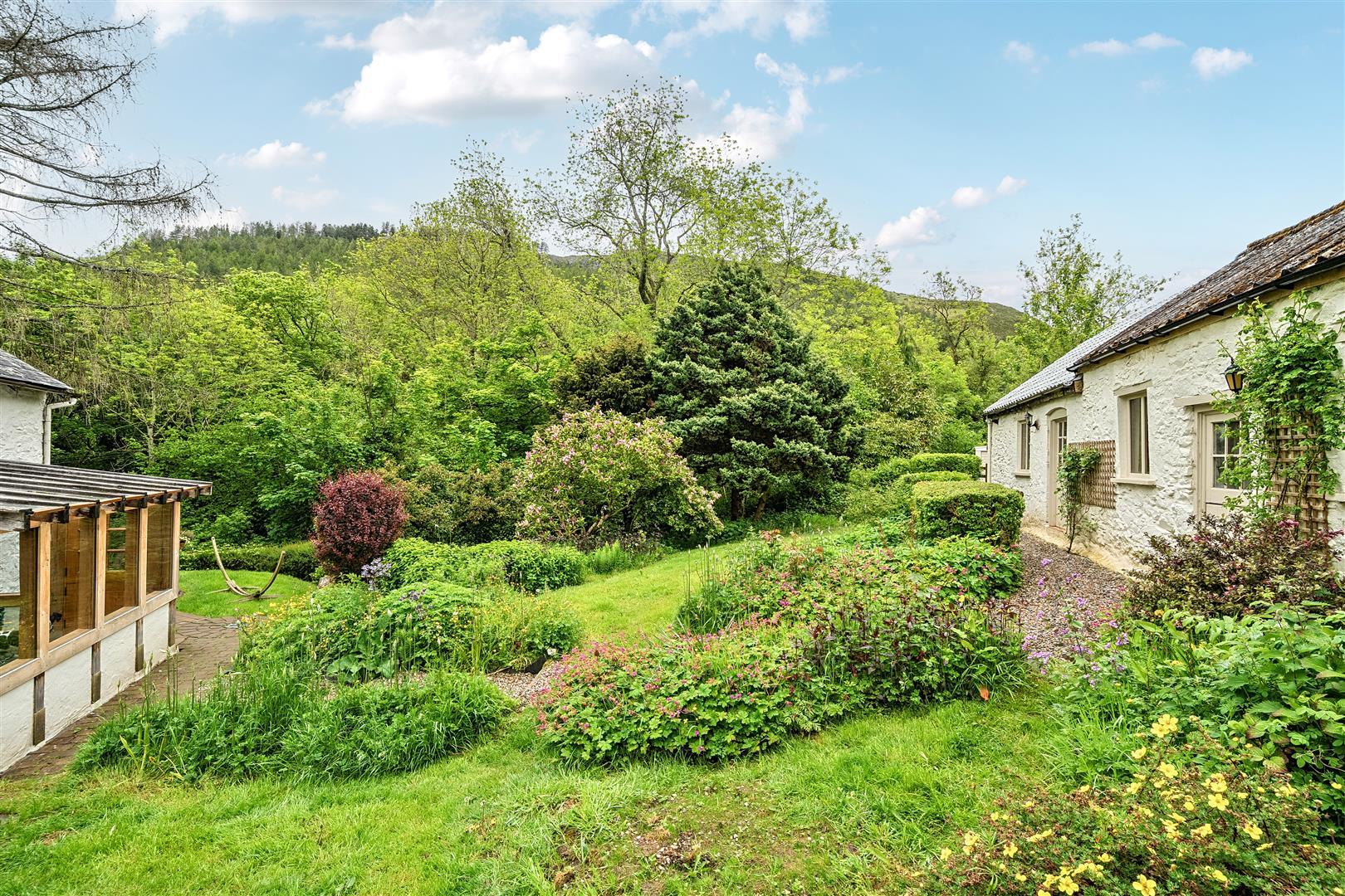 Property Image 069302ab-d82b-4b8f-8b20-9532b9a6aa56