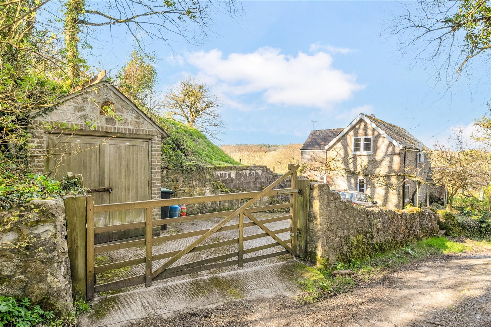 Property Image 069b3f4c-8d2d-44f8-8fbb-ae31400eeb02