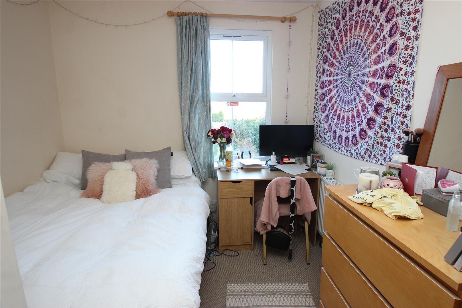 Property Image 06a5f02e-aafd-438c-9d86-c7b3d5365741