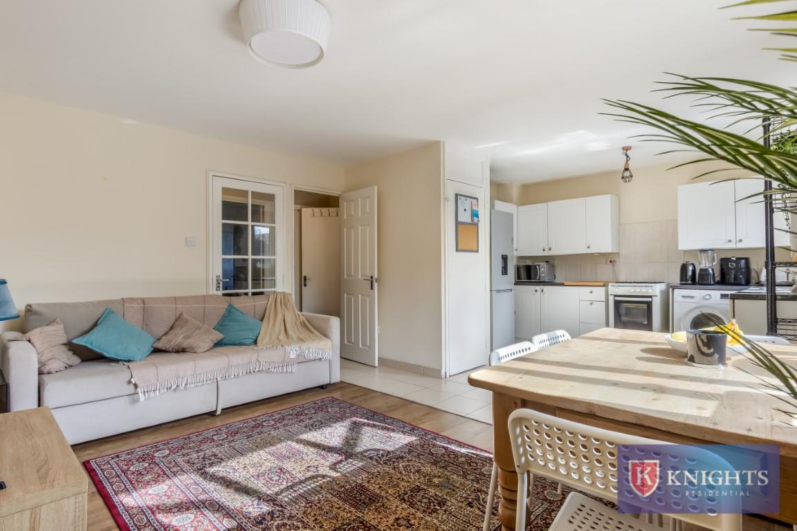 Property Image 06b9086a-6f45-408c-8dc7-6829b16e51c4