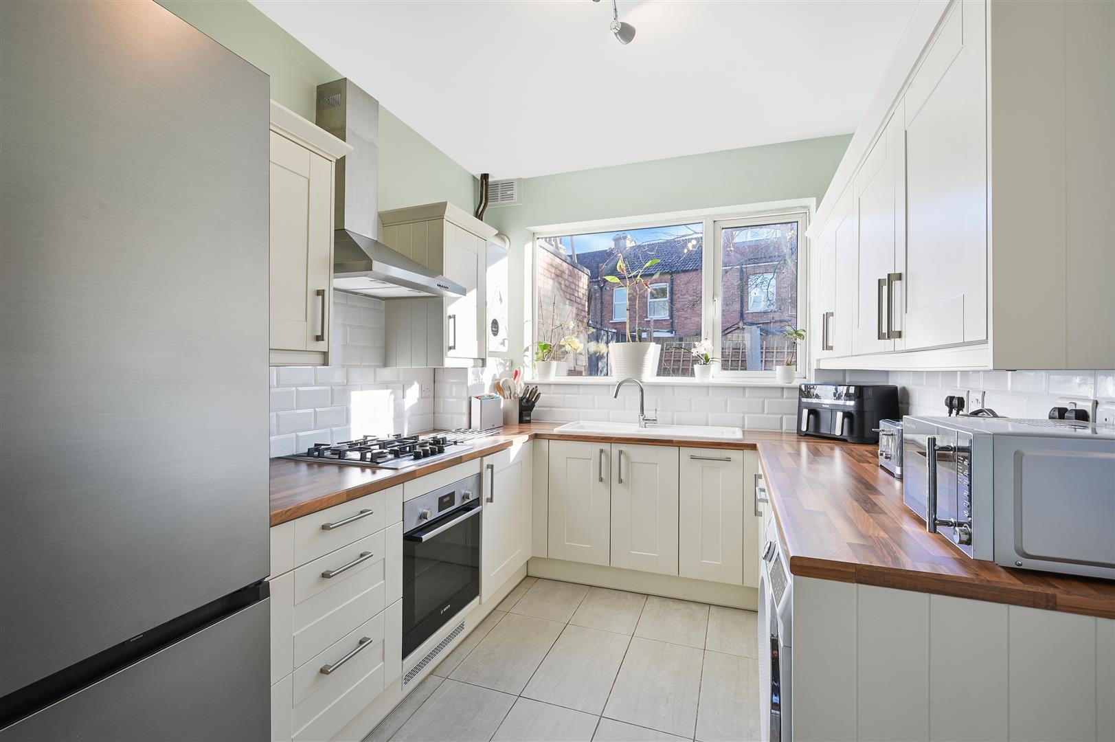 Property Image 06cb5ccb-4a09-46e8-bd32-46bb938790ef