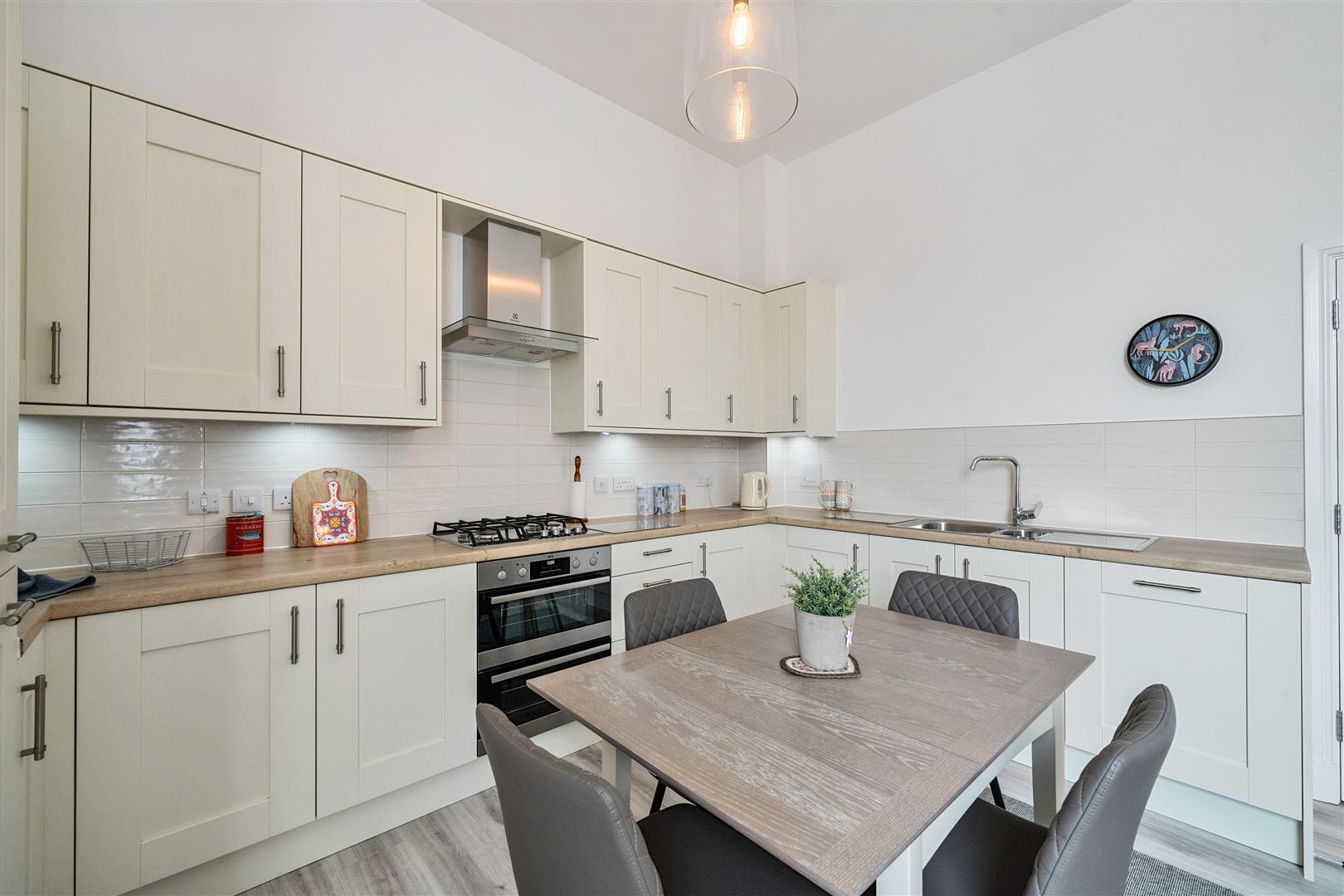 Property Image 06d3c0c7-90e5-4dbb-81c3-f564841880e0