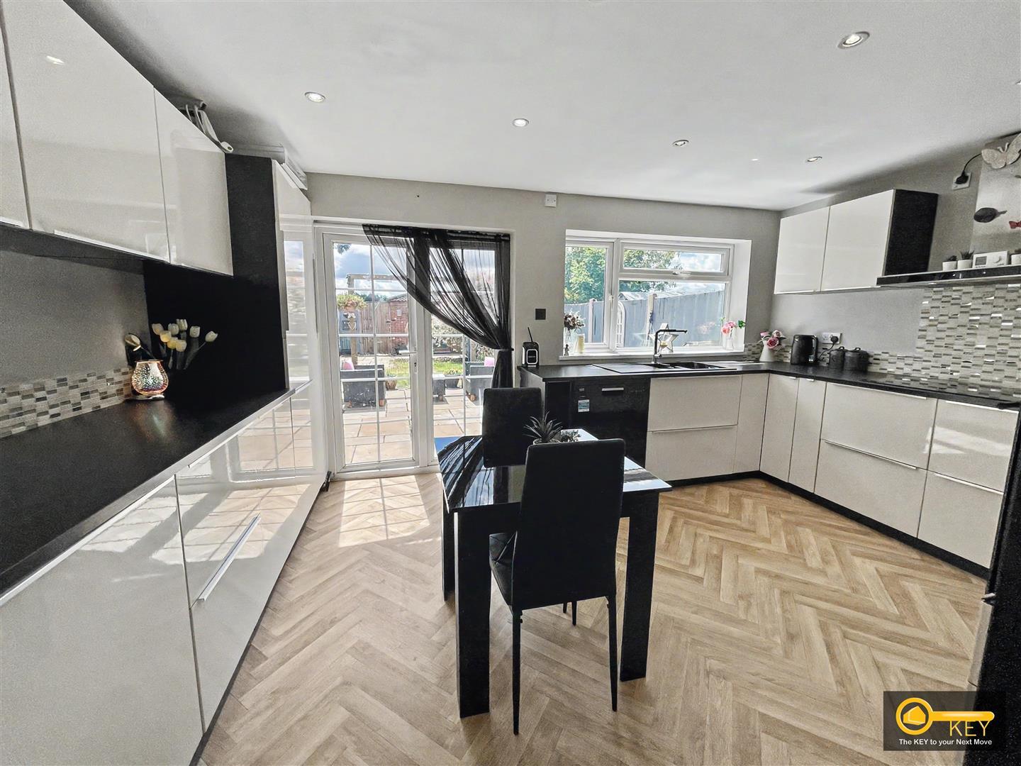 Property Image 06d5c269-2bfe-4b38-9c06-39cf18aec424
