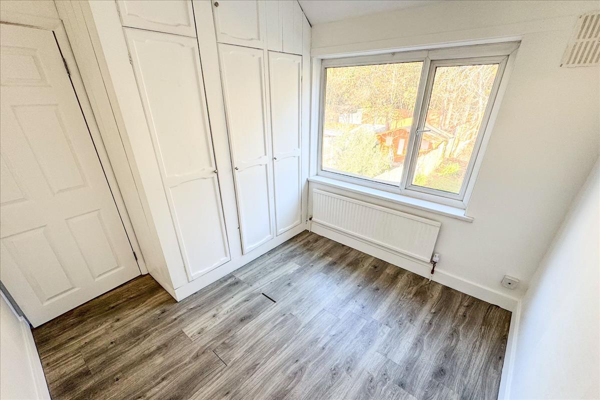 Property Image 06d69fd4-f2ba-43f4-b18c-b9dc602f082c