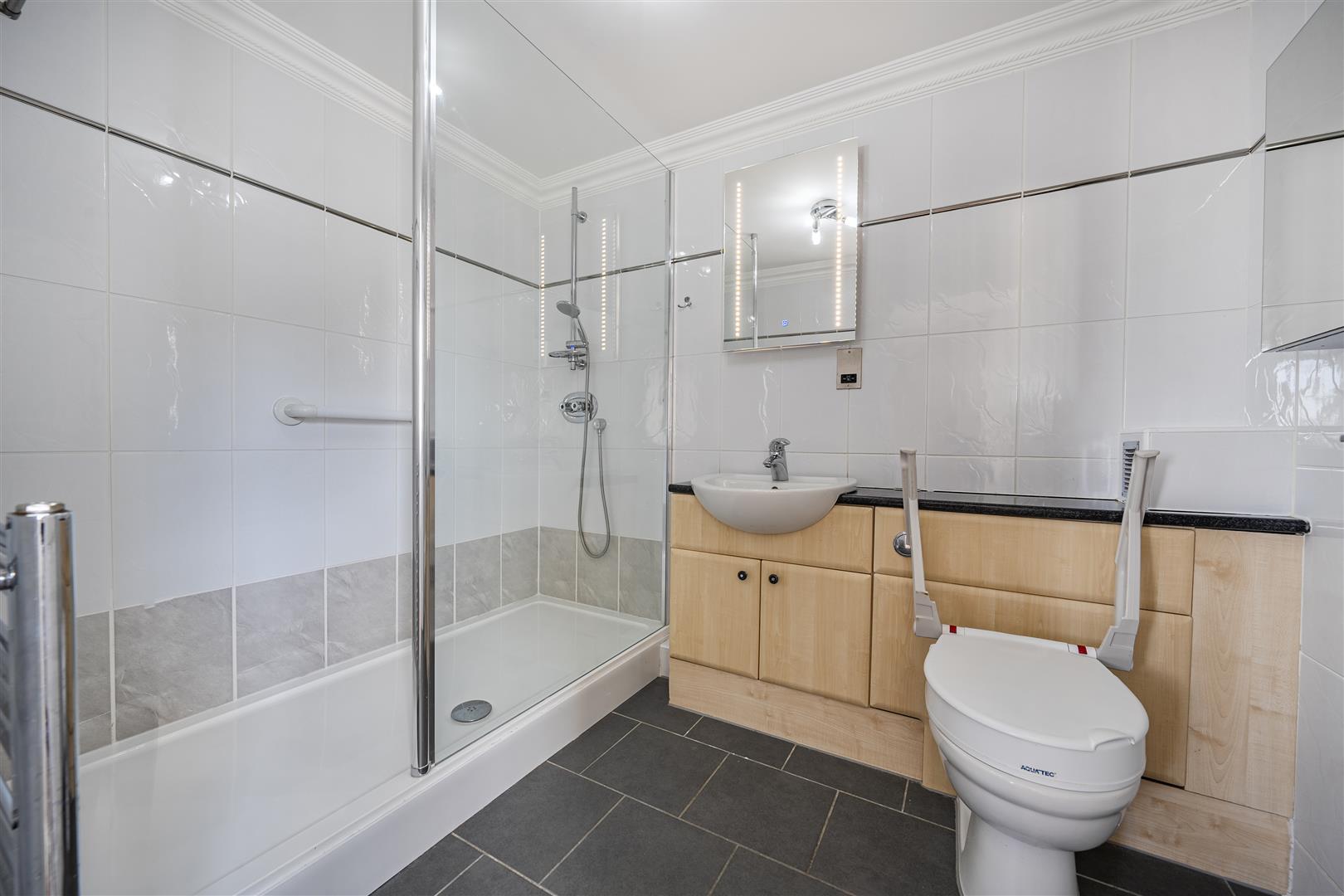Property Image 06d86e8c-130a-4d1a-b9aa-a2af0df09ad0