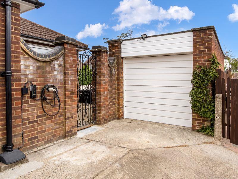 Property Image 06dc2689-cd27-4900-9f8c-dad3c0685378