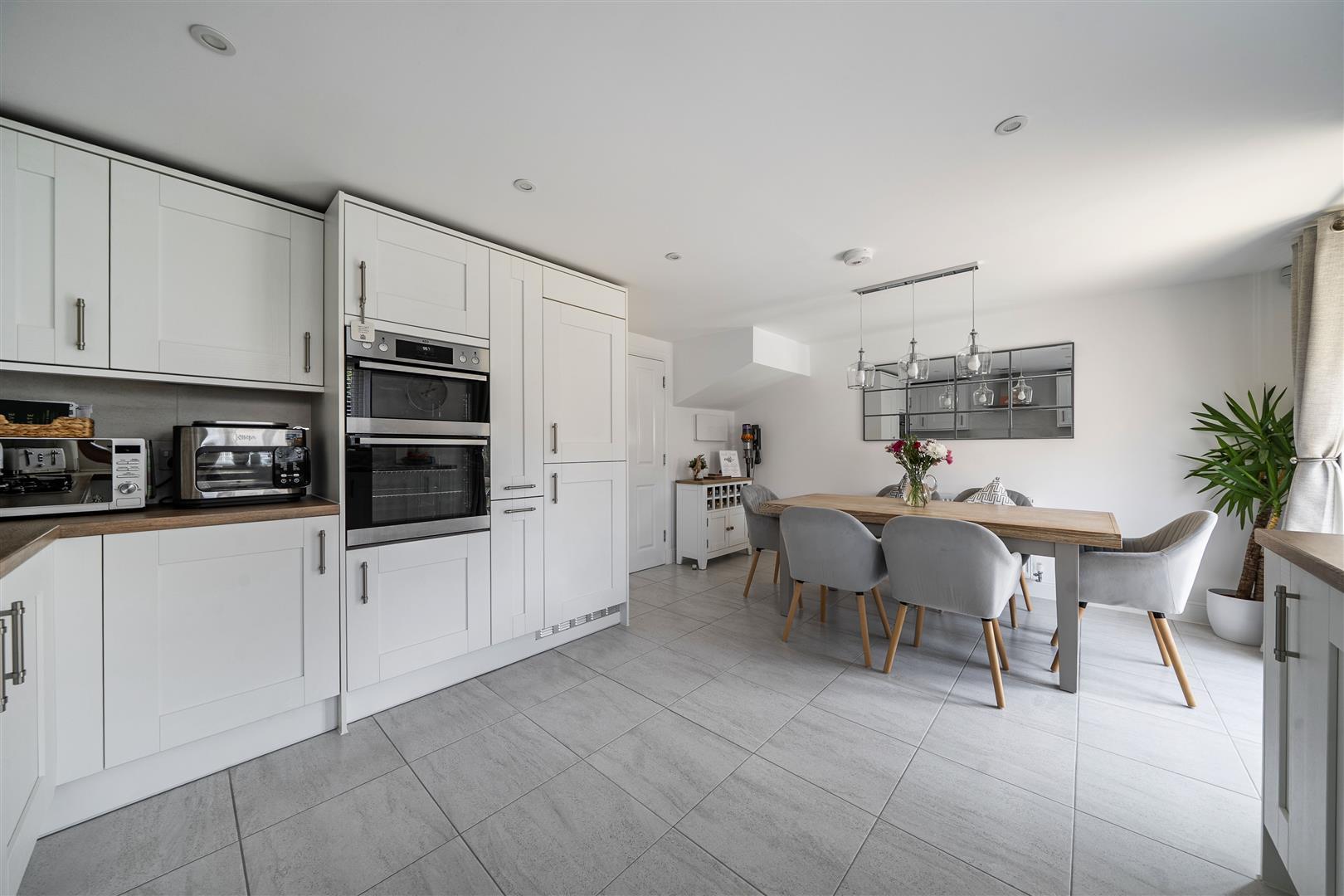 Property Image 06ef9b0d-66e1-4a8d-ab64-ada955f5504c