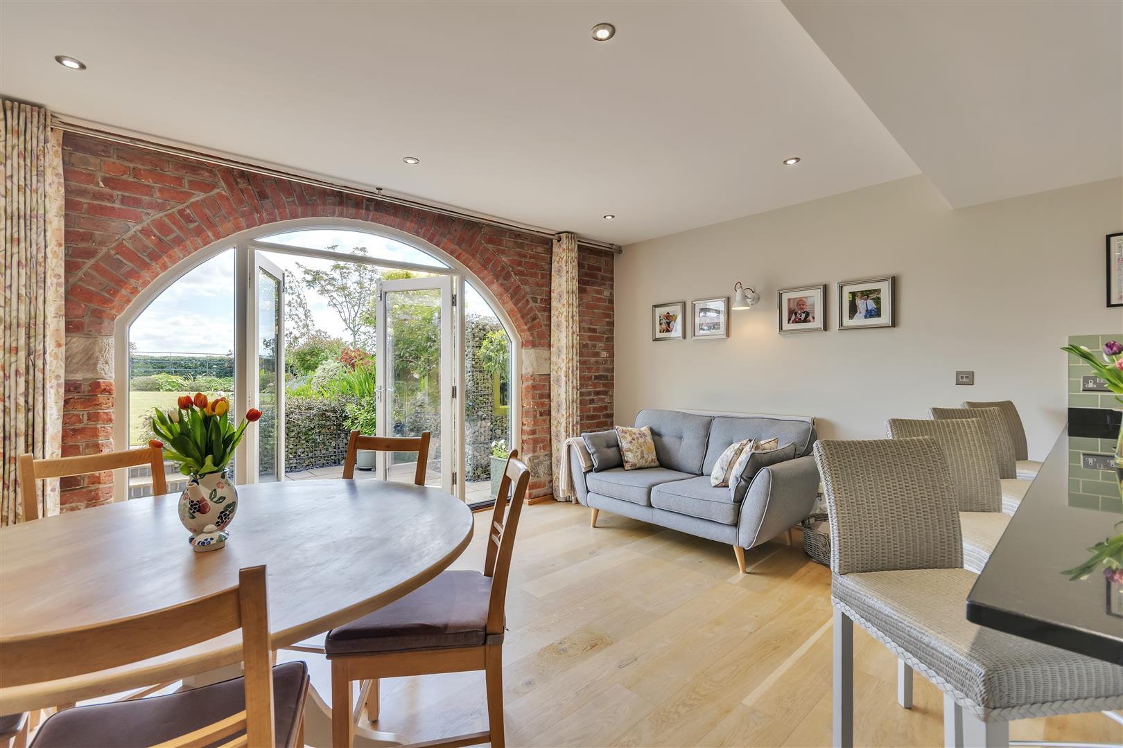 Property Image 06f657e9-4686-47c8-b750-036e7743e0a8