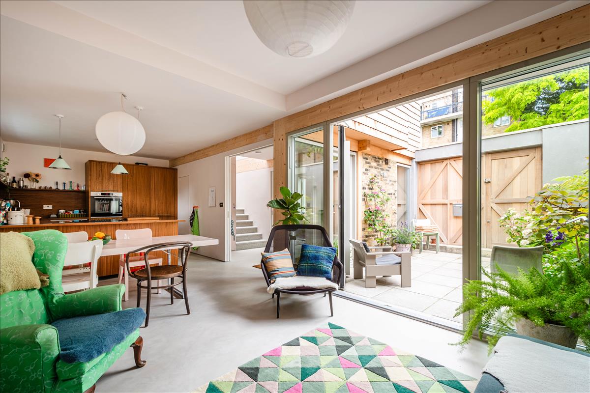 Three bedroom freehold modern house for sale in London Fields, Hackney, London, E8