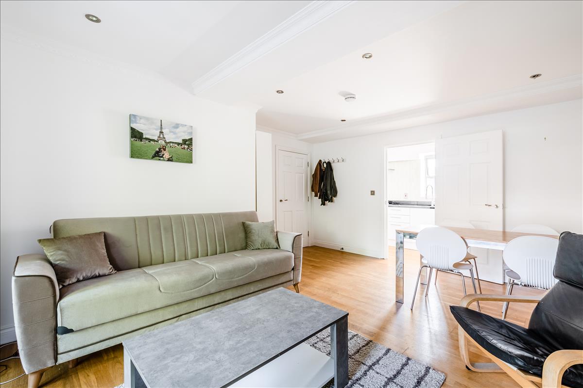 Property Image 070bd053-7f8f-4ec9-a9ef-b756c91a22f9