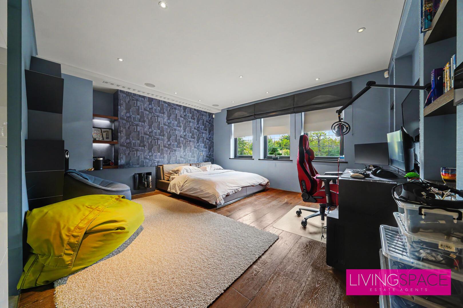 Property Image 071f0df7-ff30-43c1-98b0-d536b7301571