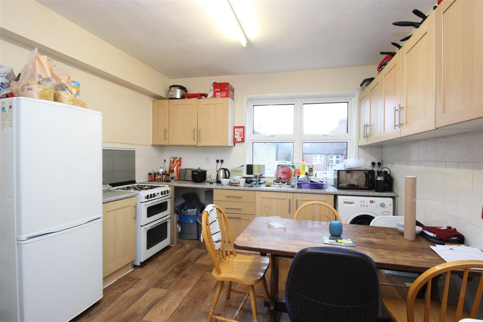 Property Image 074c909e-ecfc-4f39-89a3-b73cfdf0e922