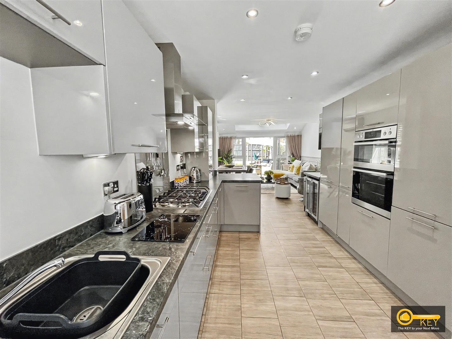 Property Image 075589b5-a502-4556-8c0a-75e7351df5a9