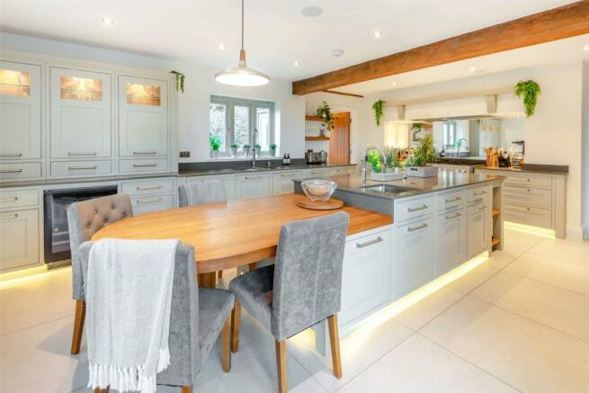 Property Image 0760a909-6042-49fe-b3b7-1f686bb63d43