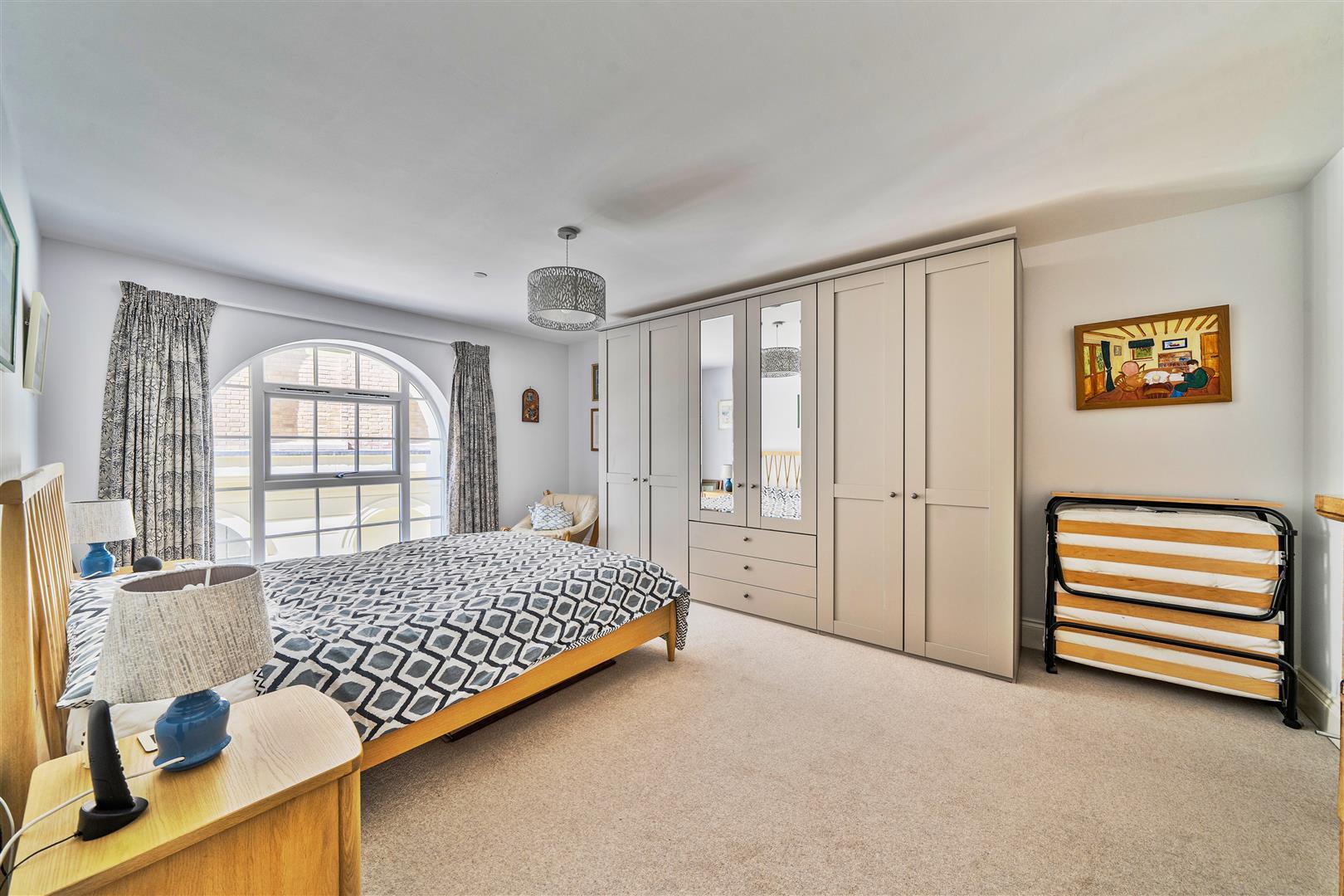 Property Image 076673a0-3086-4f73-9077-ea5807254c8d